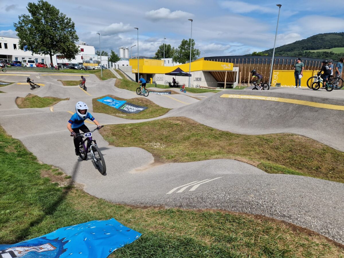 82148f61-7e0c-4cb0-8ed7-85a776740422