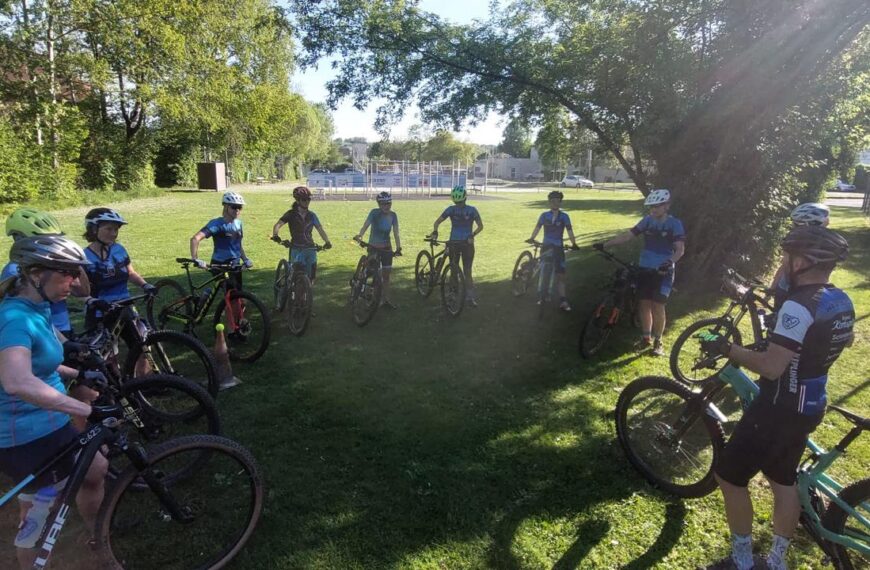 Damen-Mountainbike-Techniktraining